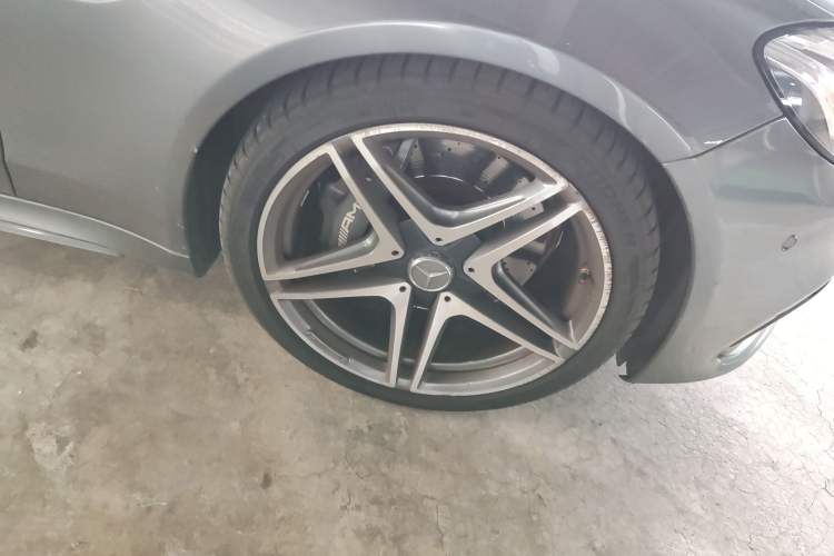 Used Mercedes-Benz C-Class AMG 2016 AMG C 63 Coupe Right Front Wheel Hub