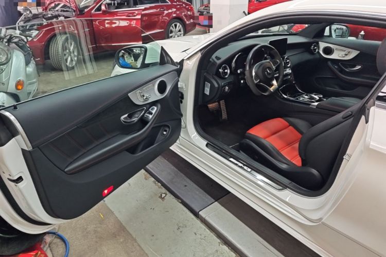 Used Mercedes-Benz C-Class AMG 2016 AMG C 63 Coupe Driver Seat