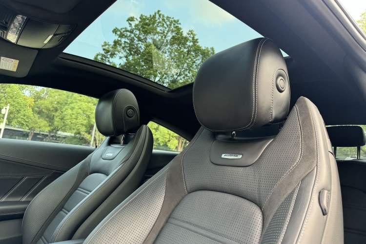 Used Mercedes-Benz C-Class AMG 2016 AMG C 63 Coupe Interior 1