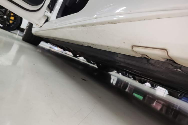 Used Mercedes-Benz C-Class AMG 2016 AMG C 63 Coupe Left Side Sill