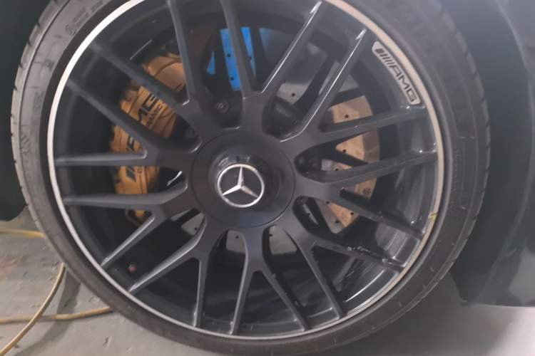 Used Mercedes-Benz C-Class AMG 2017 AMG C 63 S Right Front Wheel Hub