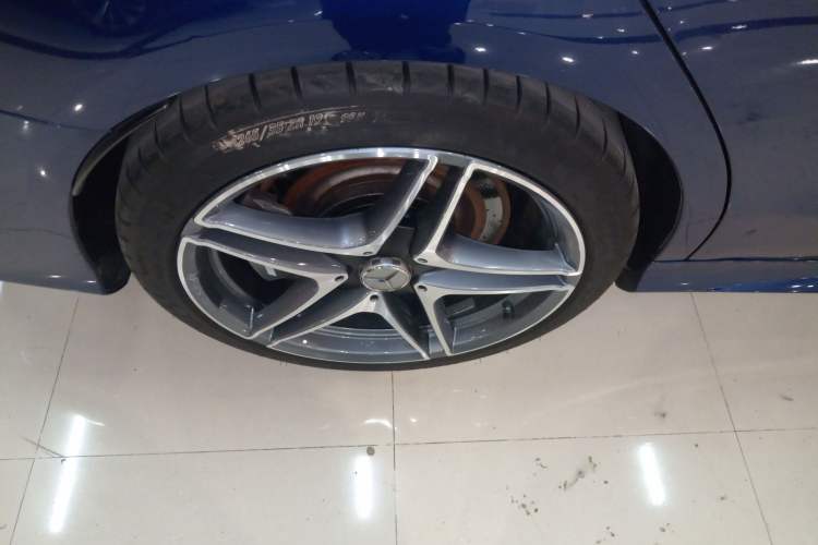 Used Mercedes-Benz C-Class AMG 2017 AMG C 63 Right Rear Wheel Hub