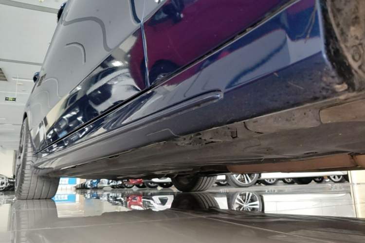 Used Mercedes-Benz C-Class AMG 2017 AMG C 63 Right Side Sill