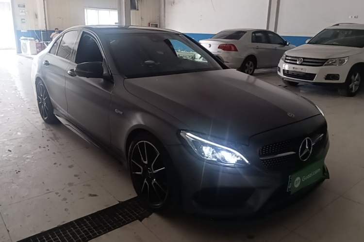 Used Mercedes-Benz C-Class AMG 2017 AMG C 43 4MATIC Special Edition Front Right 45 Deg