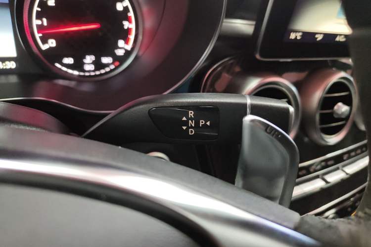 Used Mercedes-Benz C-Class AMG 2017 AMG C 43 4MATIC Special Edition Gear Lever
