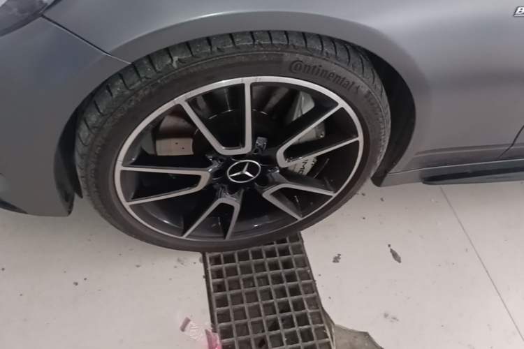 Used Mercedes-Benz C-Class AMG 2017 AMG C 43 4MATIC Special Edition Left Front Wheel Hub