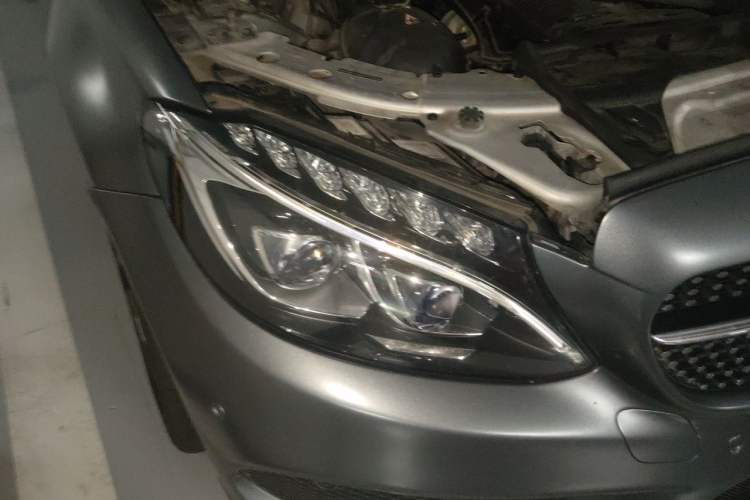 Used Mercedes-Benz C-Class AMG 2017 AMG C 43 4MATIC Special Edition Right Front Headlight