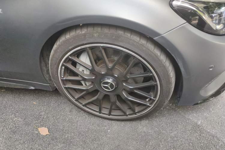 Used Mercedes-Benz C-Class AMG 2017 AMG C 43 4MATIC Special Edition Right Front Wheel Hub
