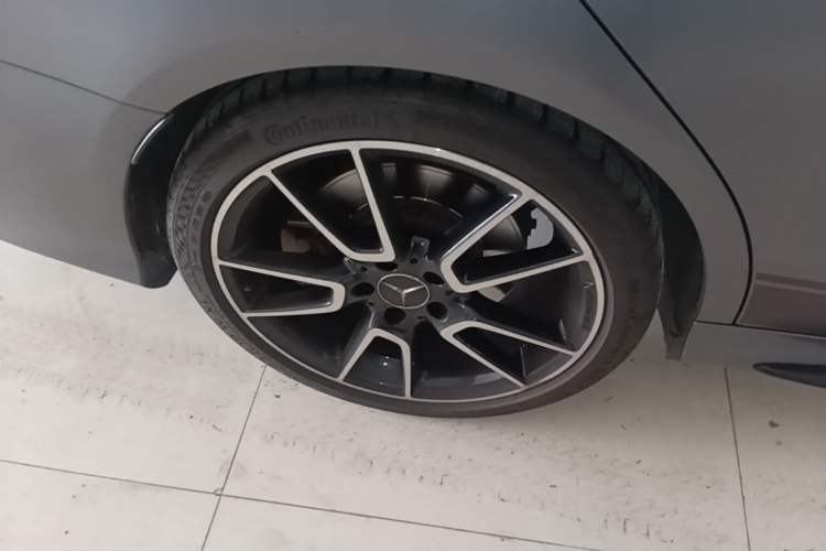Used Mercedes-Benz C-Class AMG 2017 AMG C 43 4MATIC Special Edition Right Rear Wheel Hub