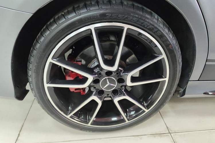 Used Mercedes-Benz C-Class AMG 2017 AMG C 43 4MATIC Special Edition Right Rear Wheel Hub