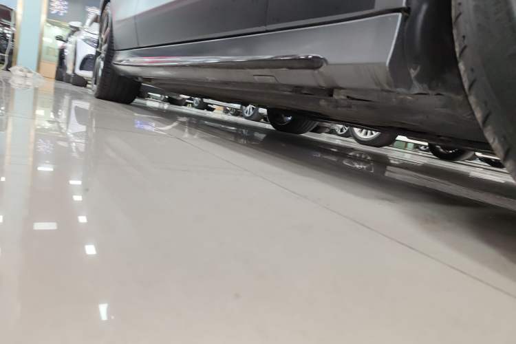 Used Mercedes-Benz C-Class AMG 2017 AMG C 43 4MATIC Special Edition Right Side Sill