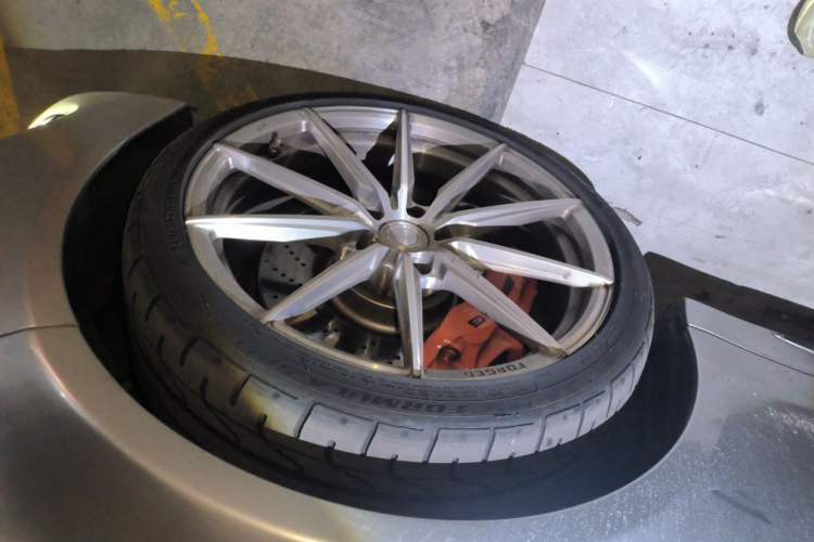 Used Mercedes-Benz C-Class AMG 2017 AMG C 63 Right Front Wheel Hub