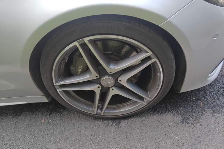 Used Mercedes-Benz C-Class AMG 2017 AMG C 63 Right Front Wheel Hub