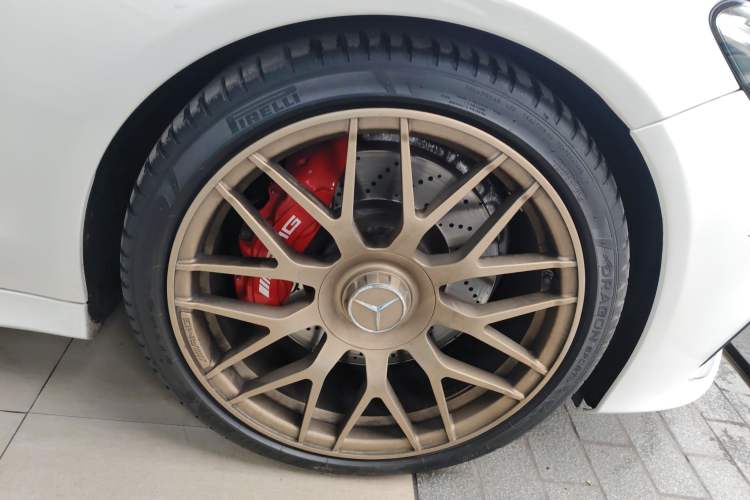 Used Mercedes-Benz C-Class AMG 2017 AMG C 63 Left Front Wheel Hub