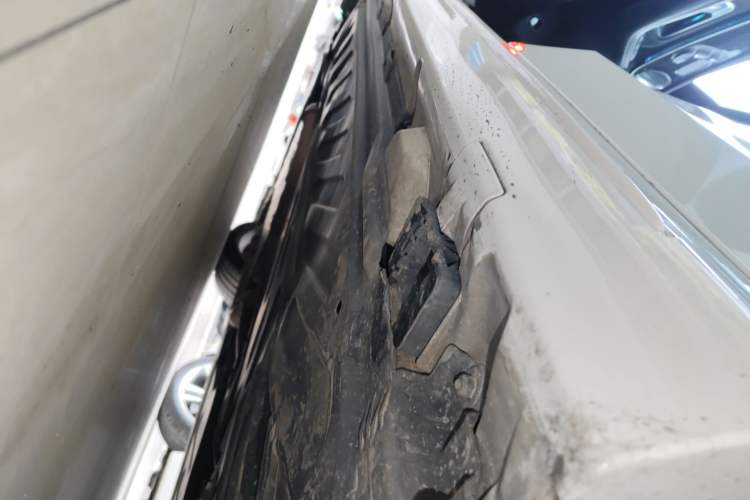 Used Mercedes-Benz C-Class AMG 2017 AMG C 63 Left Side Sill