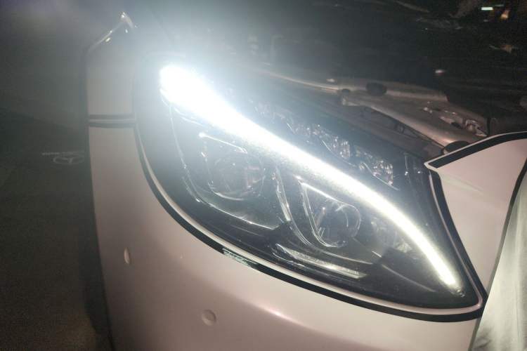 Used Mercedes-Benz C-Class AMG 2017 AMG C 63 Right Front Headlight