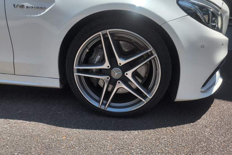 Used Mercedes-Benz C-Class AMG 2017 AMG C 63 Right Front Wheel Hub
