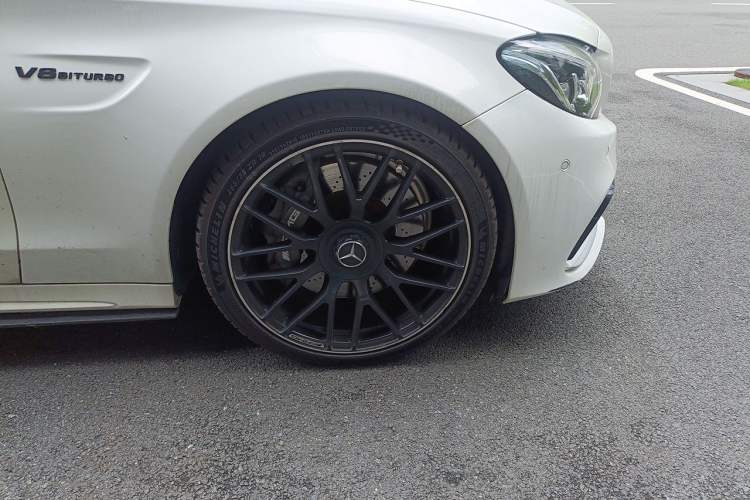 Used Mercedes-Benz C-Class AMG 2017 AMG C 63 Right Front Wheel Hub