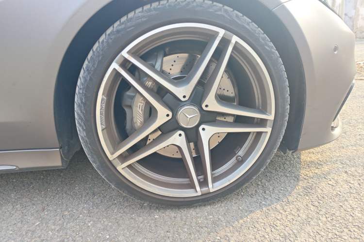 Used Mercedes-Benz C-Class AMG 2017 AMG C 63 Right Front Wheel Hub