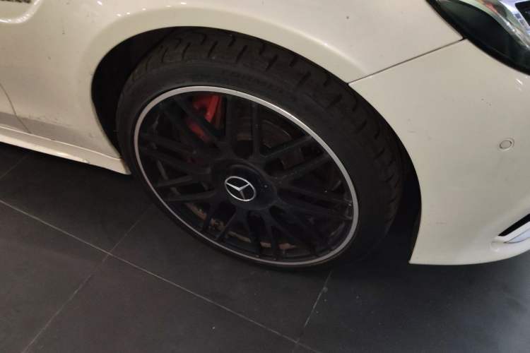 Used Mercedes-Benz C-Class AMG 2017 AMG C 63 Right Front Wheel Hub
