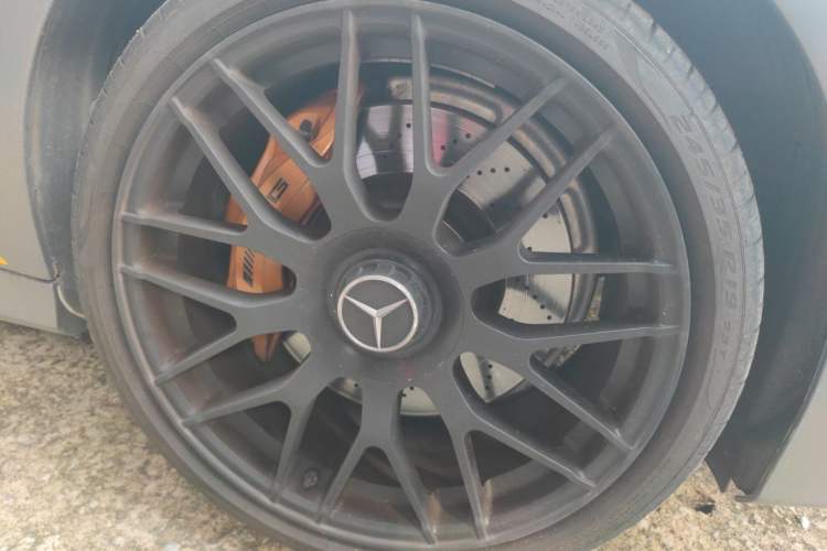 Used Mercedes-Benz C-Class AMG 2017 AMG C 63 Right Front Wheel Hub