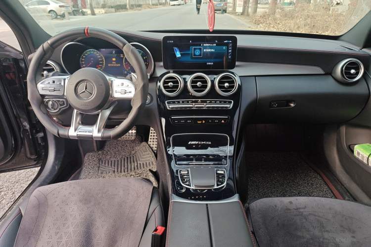 Used Mercedes-Benz C-Class AMG 2019 AMG C 43 4MATIC Center Console