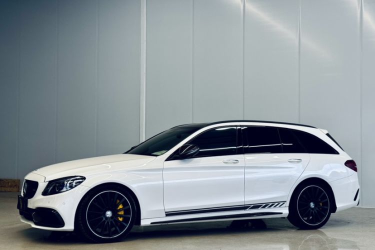 Used Mercedes-Benz C-Class AMG 2019 AMG C 43 4MATIC Estate Special Edition Exterior 1
