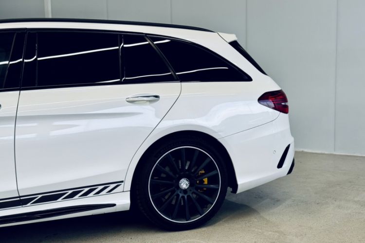 Used Mercedes-Benz C-Class AMG 2019 AMG C 43 4MATIC Estate Special Edition Exterior 2
