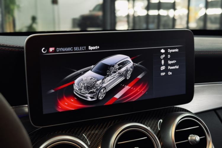 Used Mercedes-Benz C-Class AMG 2019 AMG C 43 4MATIC Estate Special Edition Interior 1