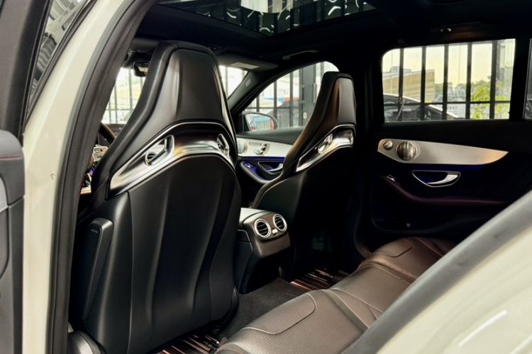 Used Mercedes-Benz C-Class AMG 2019 AMG C 43 4MATIC Estate Special Edition Interior 13