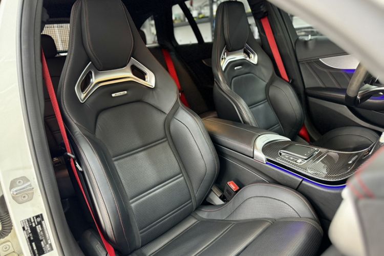 Used Mercedes-Benz C-Class AMG 2019 AMG C 43 4MATIC Estate Special Edition Interior 7