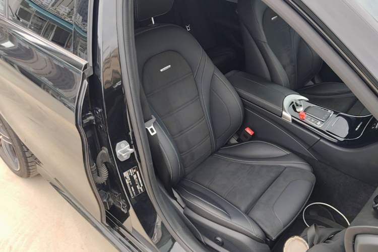 Used Mercedes-Benz C-Class AMG 2019 AMG C 63 S Right Front Seat