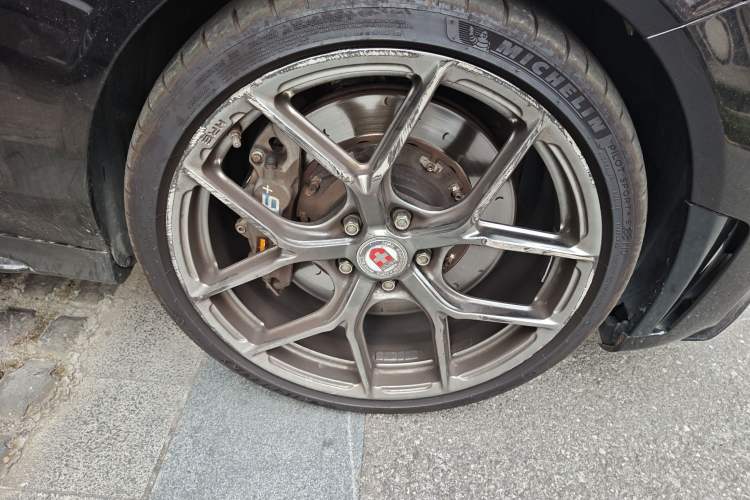 Used Mercedes-Benz C-Class AMG 2019 AMG C 43 4MATIC Right Front Wheel Hub