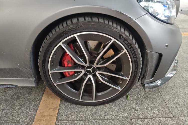 Used Mercedes-Benz C-Class AMG 2019 AMG C 43 4MATIC Coupe Right Front Wheel Hub