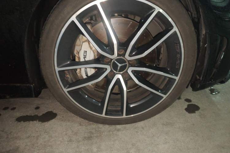 Used Mercedes-Benz C-Class AMG 2019 AMG C 43 4MATIC Coupe Right Front Wheel Hub
