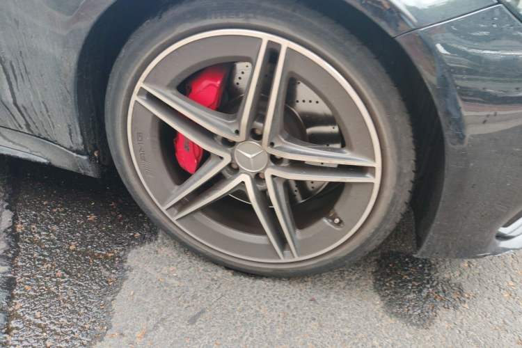 Used Mercedes-Benz C-Class AMG 2019 AMG C 63 Coupe Right Front Wheel Hub
