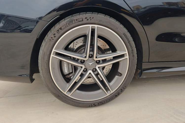 Used Mercedes-Benz C-Class AMG 2019 AMG C 63 S Right Rear Wheel Hub