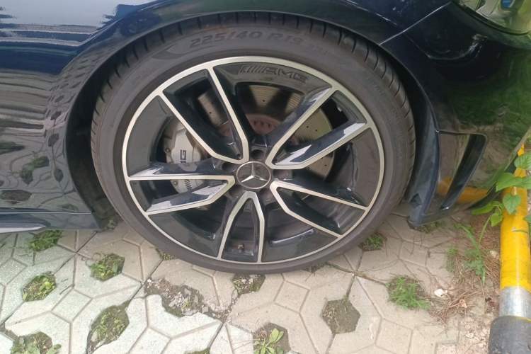 Used Mercedes-Benz C-Class AMG 2019 AMG C 43 4MATIC Right Front Wheel Hub
