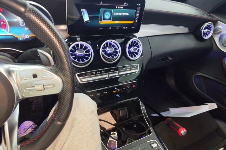 Used Mercedes-Benz C-Class AMG 2019 AMG C 43 4MATIC Coupe Center Console