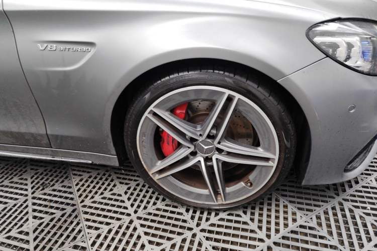 Used Mercedes-Benz C-Class AMG 2019 AMG C 63 Right Front Wheel Hub