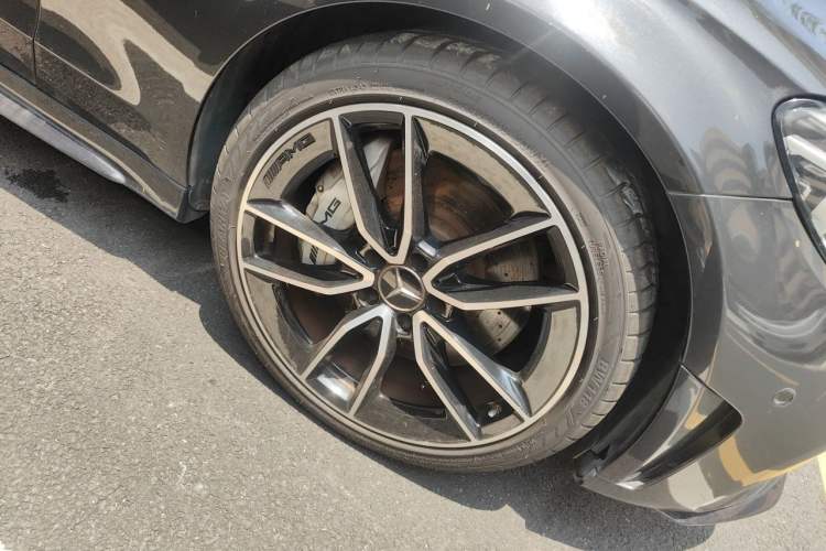 Used Mercedes-Benz C-Class AMG 2019 AMG C 43 4MATIC Coupe Right Front Wheel Hub