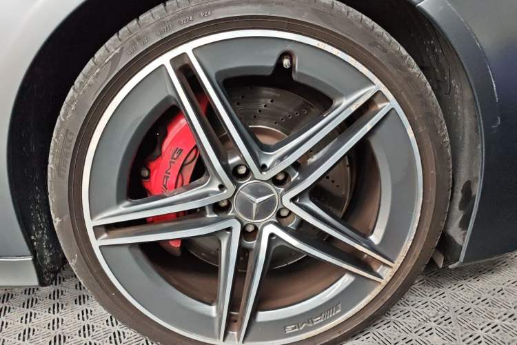 Used Mercedes-Benz C-Class AMG 2019 AMG C 63 Right Front Wheel Hub