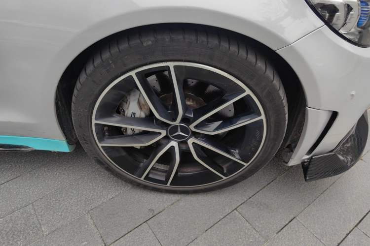Used Mercedes-Benz C-Class AMG 2019 AMG C 43 4MATIC Right Front Wheel Hub