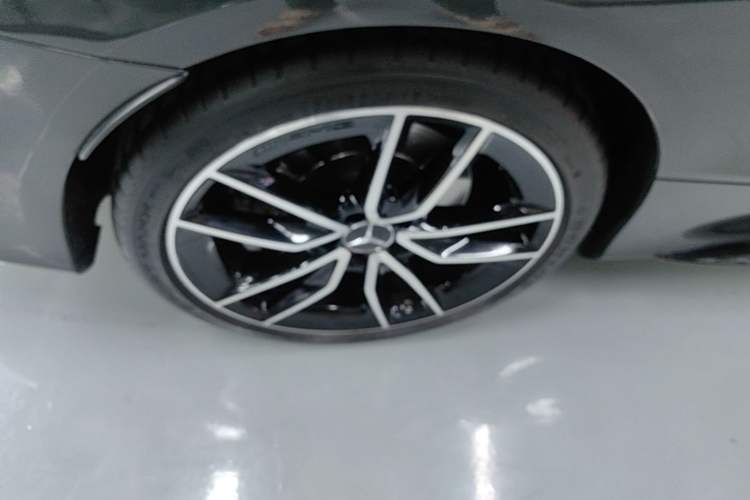 Used Mercedes-Benz C-Class AMG 2019 AMG C 43 4MATIC Coupe Right Rear Wheel Hub