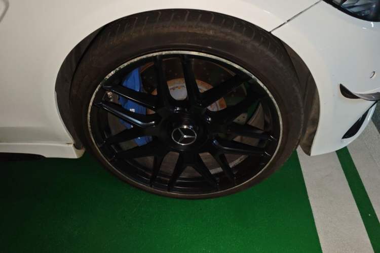 Used Mercedes-Benz C-Class AMG 2019 AMG C 43 4MATIC Coupe Right Front Wheel Hub