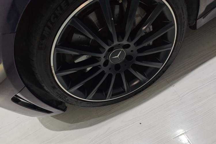 Used Mercedes-Benz C-Class AMG 2019 AMG C 43 4MATIC Estate Special Edition Exterior 4