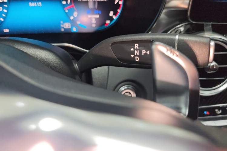 Used Mercedes-Benz C-Class AMG 2019 AMG C 43 4MATIC Estate Special Edition Gear Lever