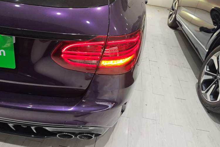 Used Mercedes-Benz C-Class AMG 2019 AMG C 43 4MATIC Estate Special Edition Right Rear Taillight