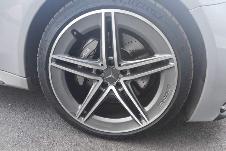 Used Mercedes-Benz C-Class AMG 2019 AMG C 63 Coupe Right Front Wheel Hub