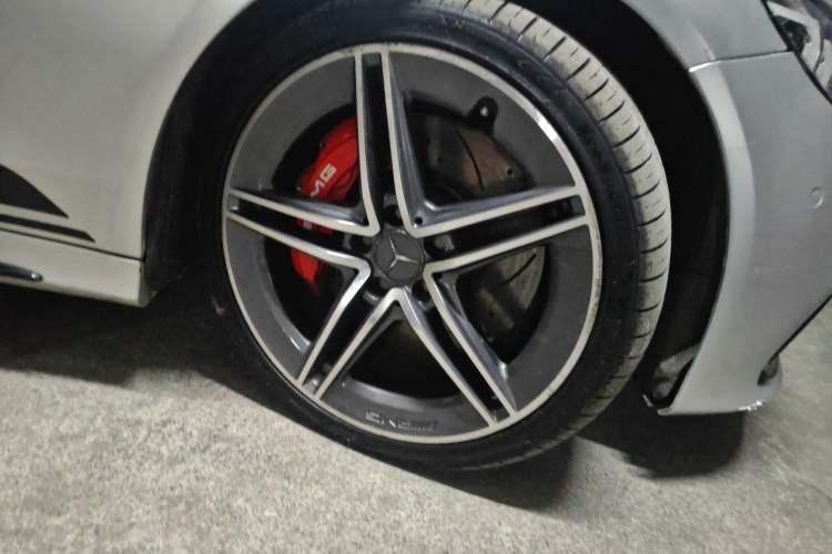 Used Mercedes-Benz C-Class AMG 2019 AMG C 63 Right Front Wheel Hub